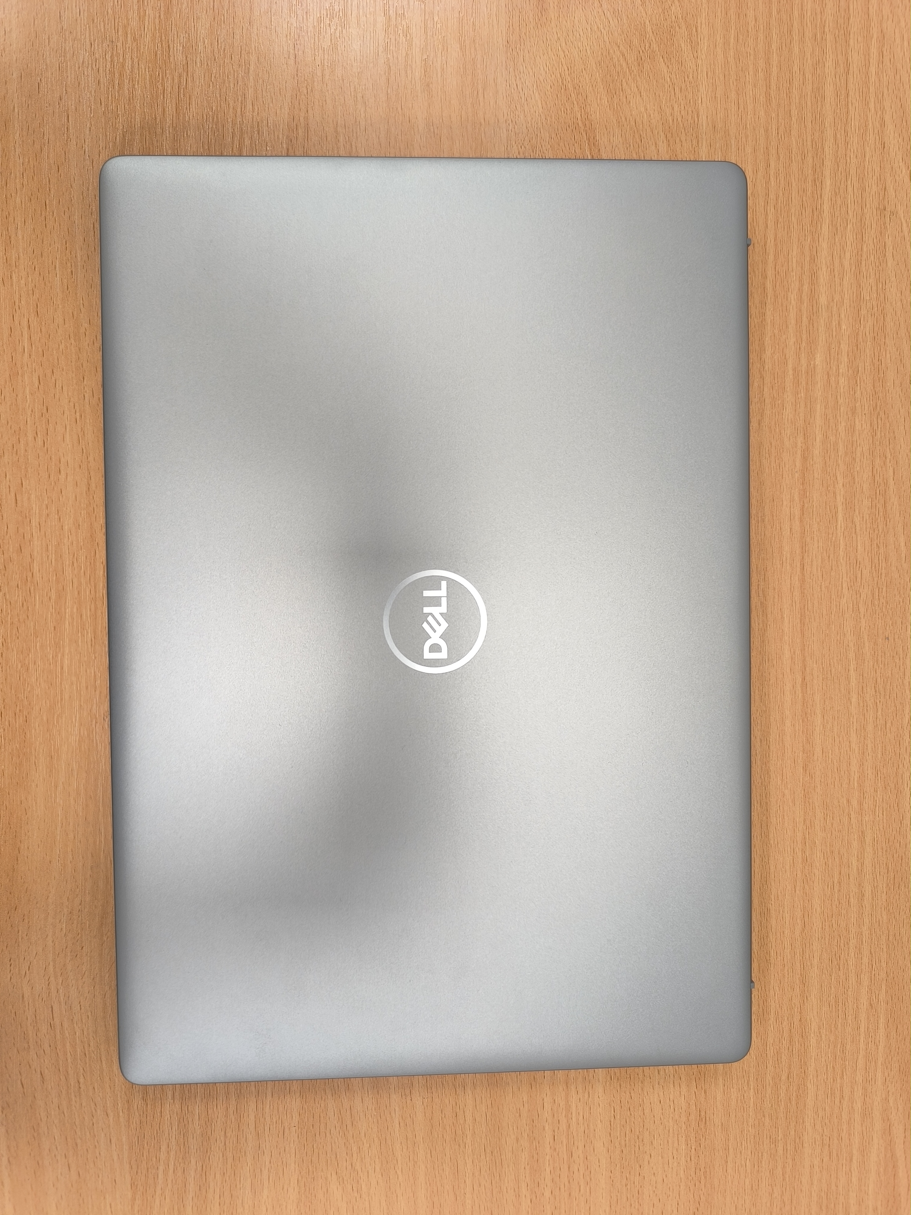 Dell Inspiron - Skats no augsas